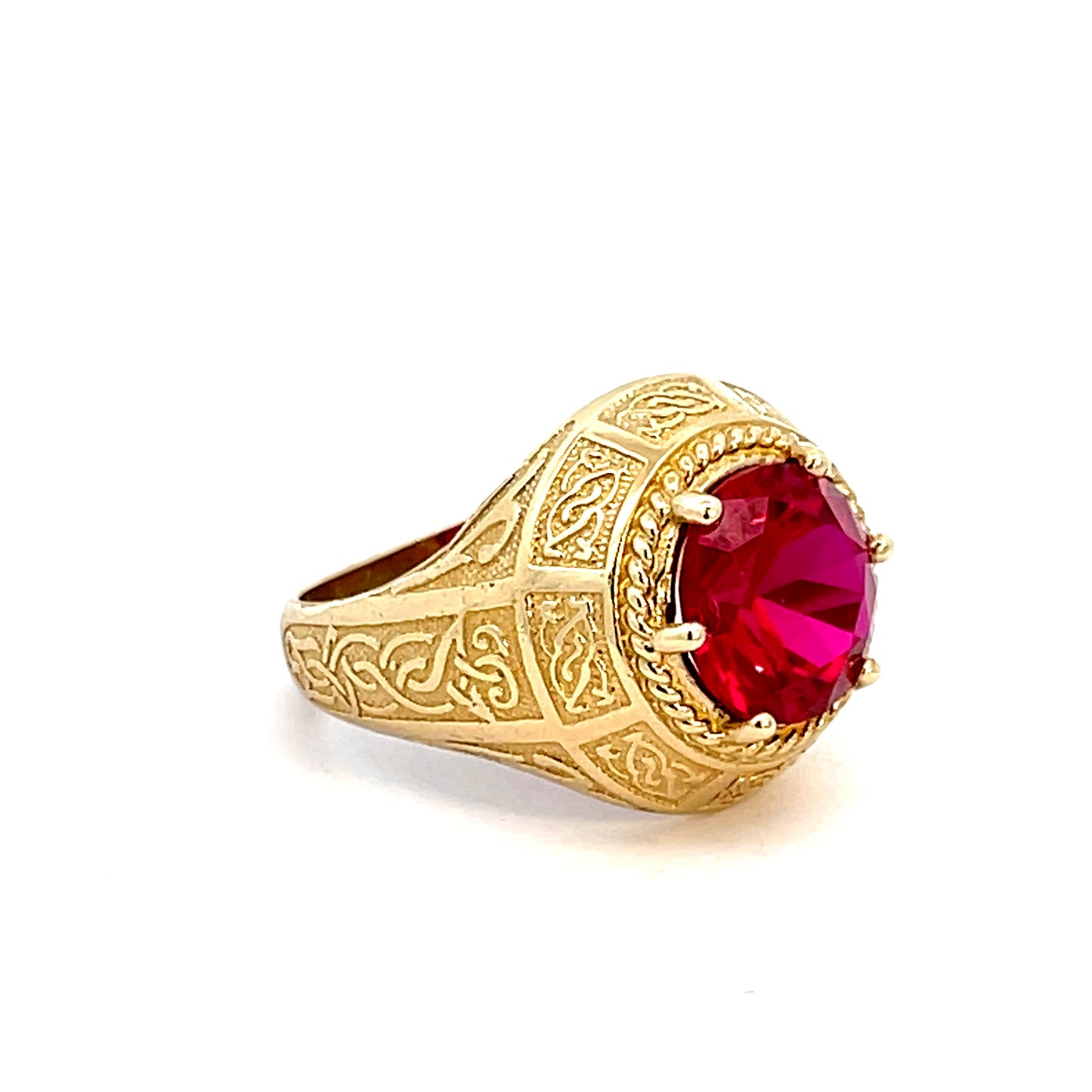 Elegant Gold Ring with Red Gemstone
