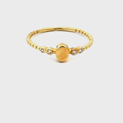 Elegant Gold Ring with Sparkling Accents