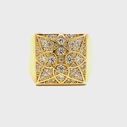 Elegant Gold Star Pattern Ring